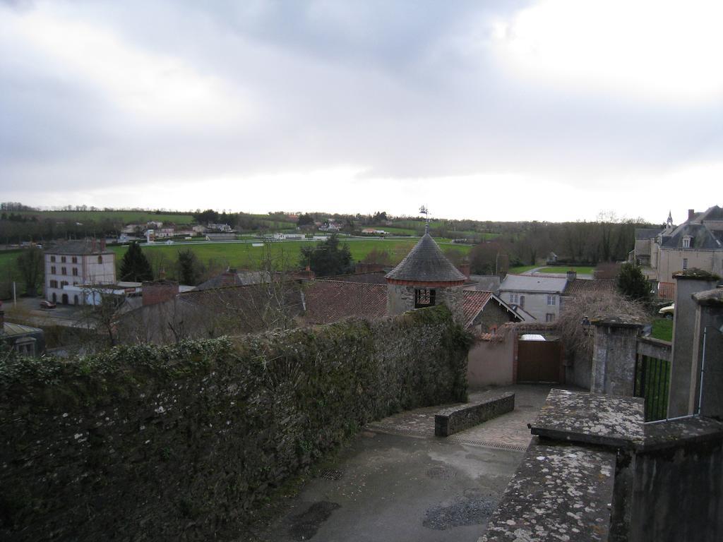 Le Logis Des Tourelles Bed & Breakfast Beaupreau Luaran gambar