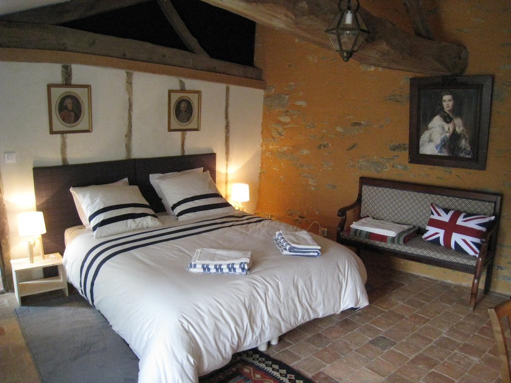 Le Logis Des Tourelles Bed & Breakfast Beaupreau Bilik gambar