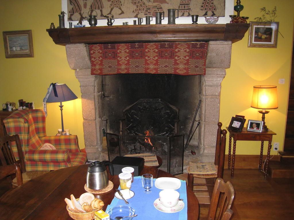 Le Logis Des Tourelles Bed & Breakfast Beaupreau Bilik gambar
